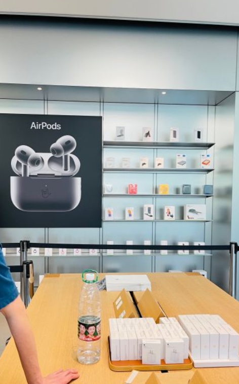 APPLE Store 華貿(mào)購物中心店