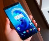 如何設置一加手機的震動強度？