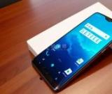 如何清理一加手機(jī)聽筒中的灰塵？