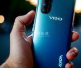 如何解決iQOO手機連接耳機后仍然自動外放的問題？