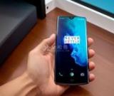 如何調(diào)整一加手機(jī)相機(jī)的亮度？